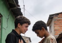 Two Friends From Childhood Met Again After Five Years… But One Of Them Had No Idea How Much The Other Person’s Life Had Changed.